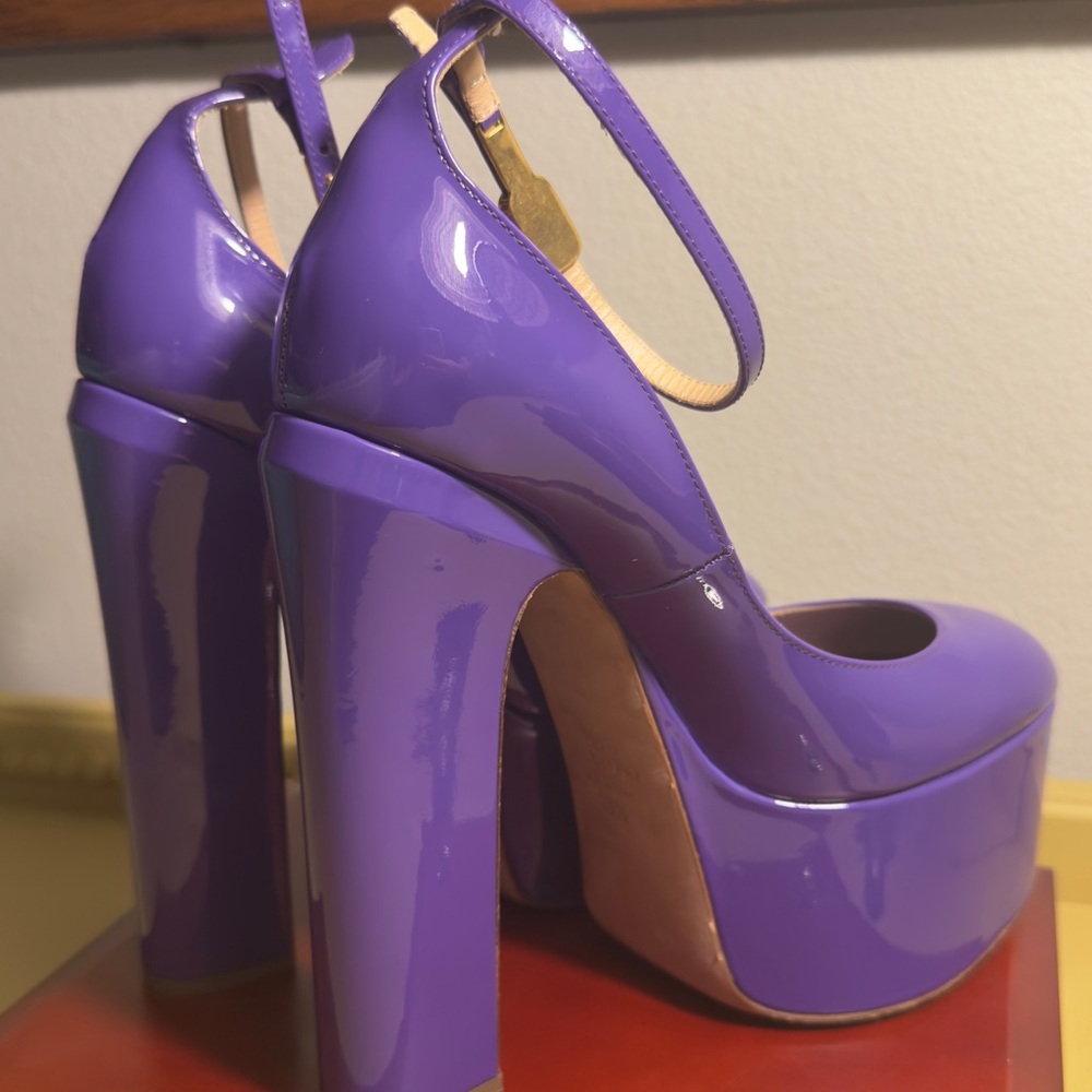 Valentino Garavani Go-155 Violet Pump - Picture 13 of 14